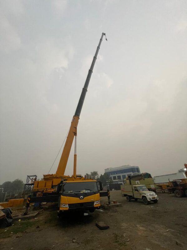 Used Fuwa QUY250-1 Crawler Crane 250 Ton Capacity – Available in Maharashtra